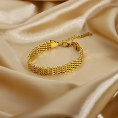 Beatrix Bracelet – Elegance in Every Detail